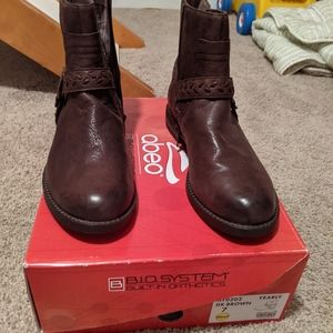 Abeo LN leather booties size 7